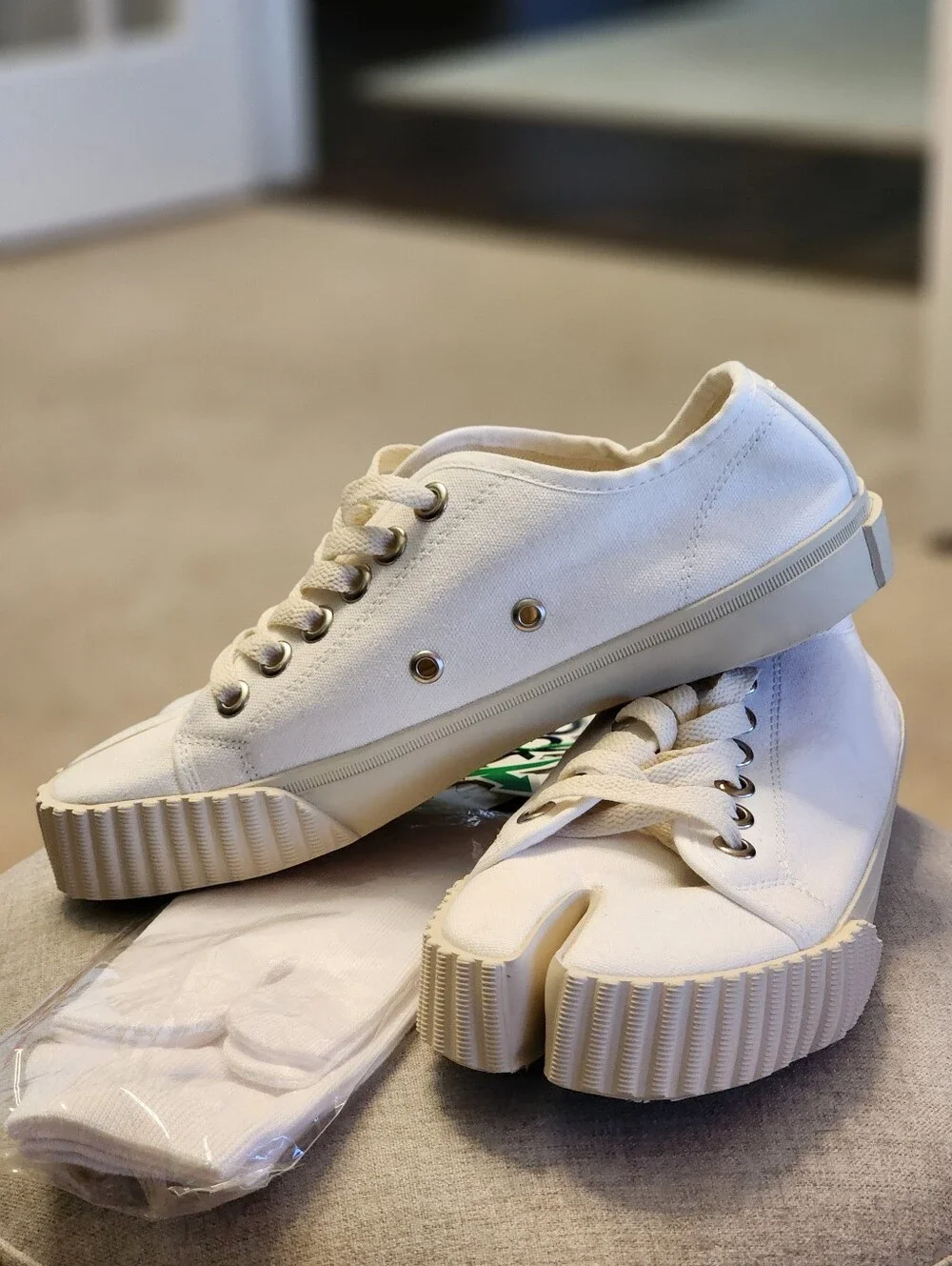 Authentic Maison Margiela Tabi Womens's Low-top Canvas Sneakers